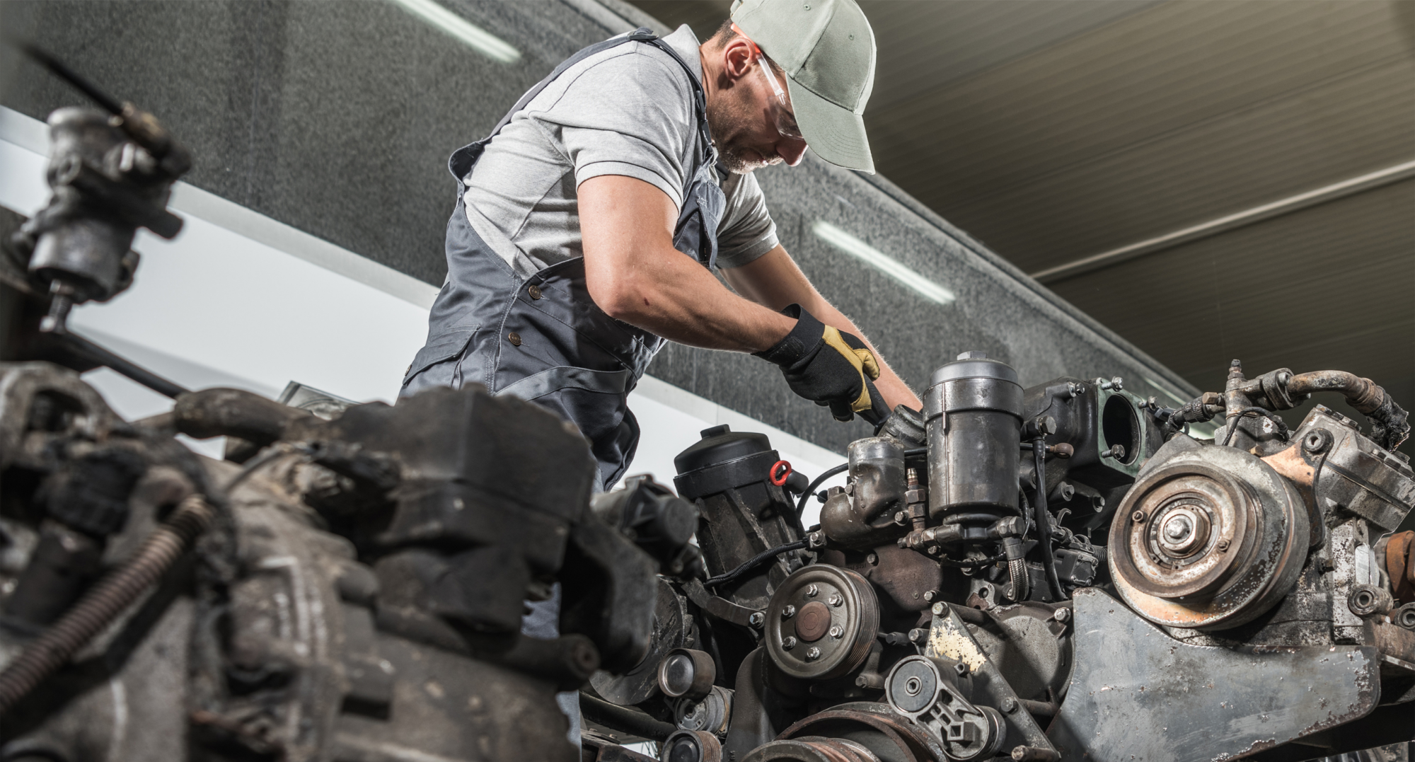 industrial-mechanic-tablet